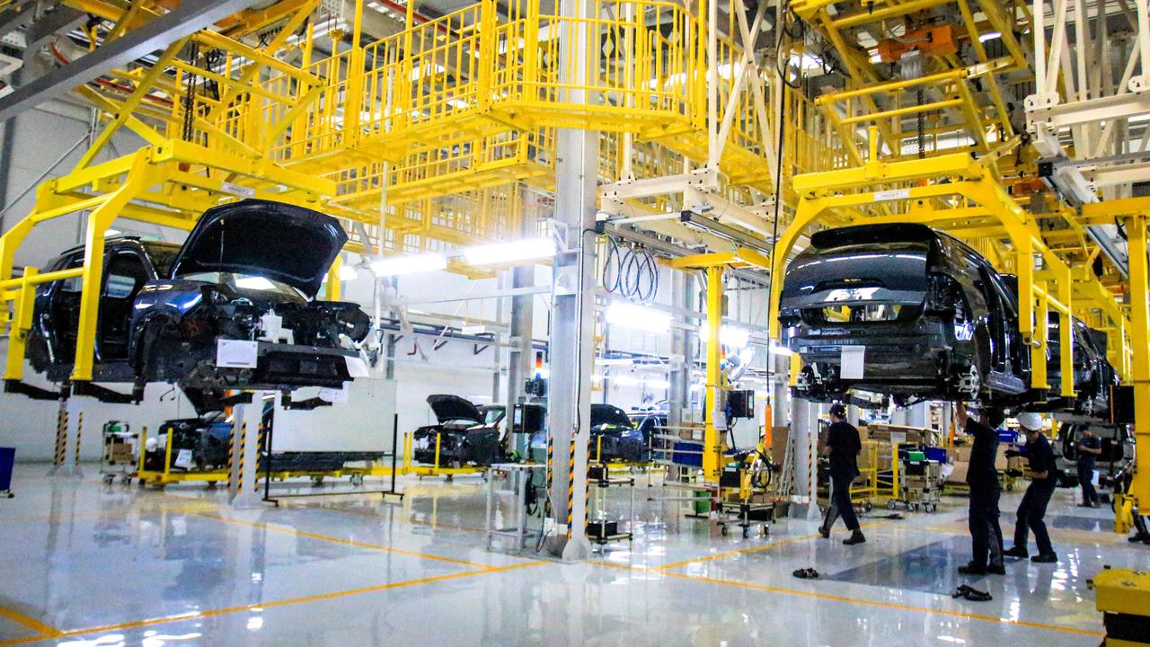 Industri otomotif menunggu kepastian insentif mobil listrik impor 2026 di Indonesia