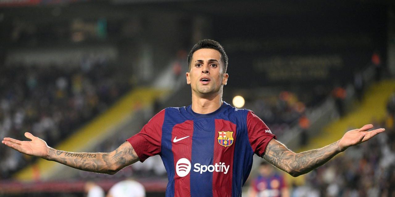 Barcelona Tambah Opsi Bertahan Lewat Transfer Joao Cancelo