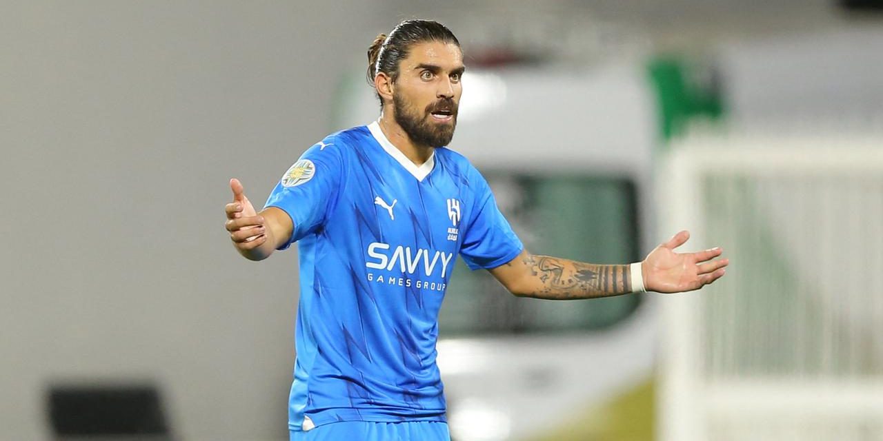 Manchester United Ajukan Tawaran Rekrutan Perdana Era Carrick