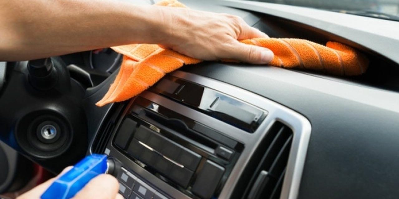 Cara Efektif Hilangkan Bau Rokok di Interior Mobil dengan Mudah