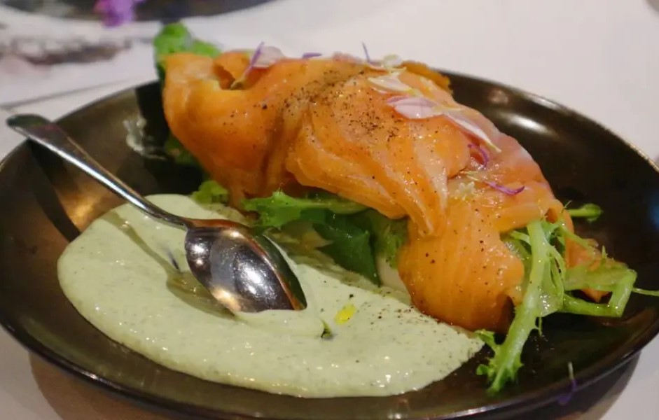 Salmon vs Ayam: Nilai Gizi untuk Kesehatan Jantung dan Otot