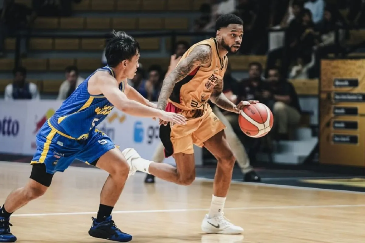 Pemain Dewa United Banten merayakan kemenangan atas Satya Wacana Salatiga pada laga IBL 2026