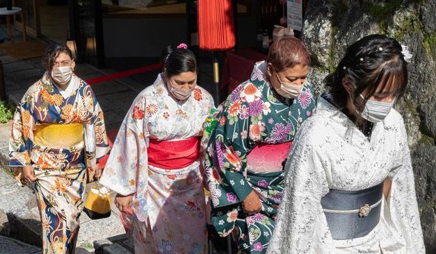 Rekor Kunjungan Turis Jepang Meroket, Capai 42,7 Juta