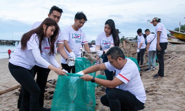BRI Peduli Bersihkan Pantai Bali Dukung Indonesia ASRI