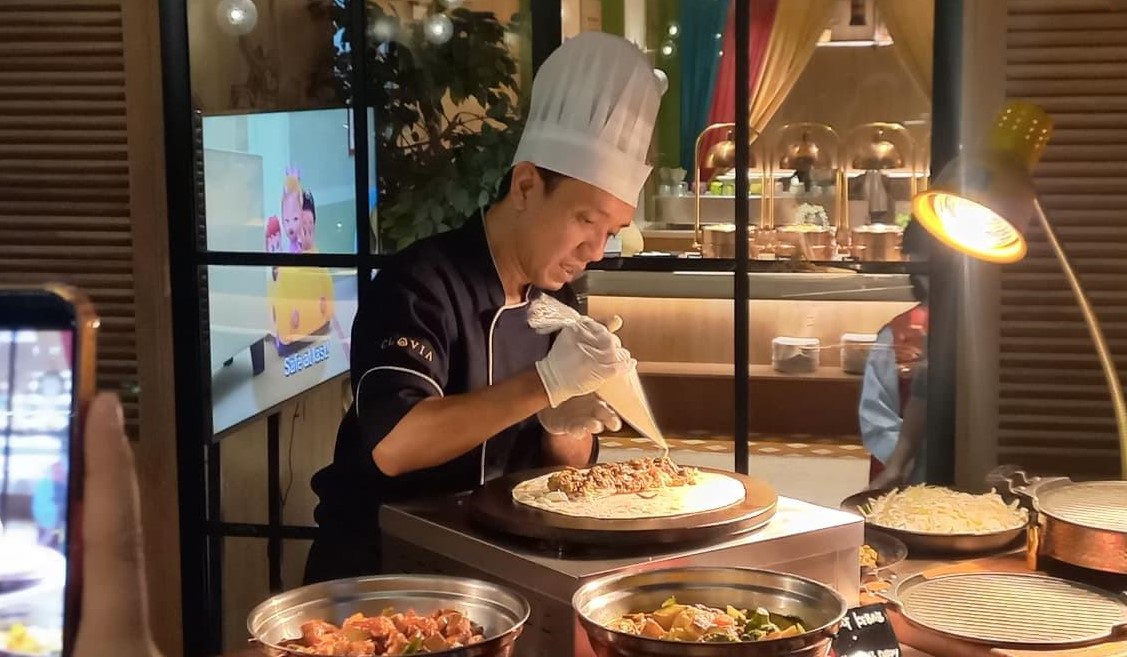 Iftar buffet hotel Jakarta dengan sajian kuliner Timur Tengah dan lokal