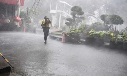Waspada Hujan Lebat, Aktivitas Luar Ruangan Perlu Diantisipasi