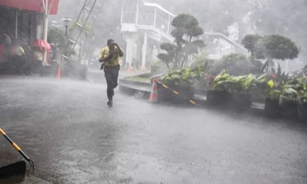 Waspada Hujan Lebat, Aktivitas Luar Ruangan Perlu Diantisipasi