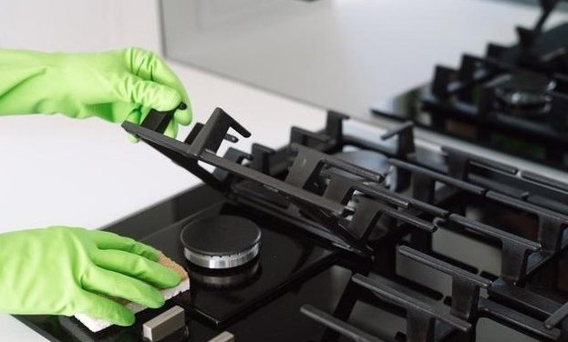 6 Cara Mudah Membersihkan Kompor Gas agar Tetap Kinclong