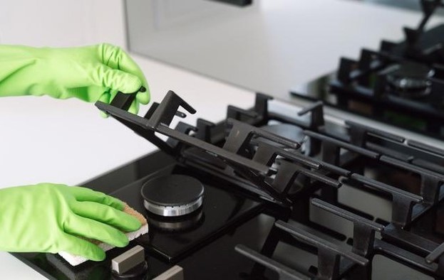 6 Cara Mudah Membersihkan Kompor Gas agar Tetap Kinclong