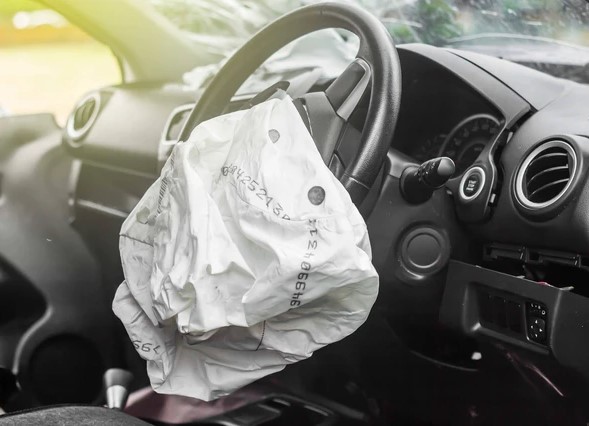 Kecelakaan di Tol Cikampek KM 67, Land Cruiser Tabrak Angkot