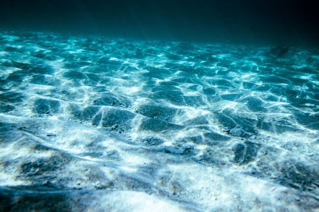 Artefak bersejarah di bawah laut yang terancam kerusakan akibat pengasaman laut dan krisis iklim.