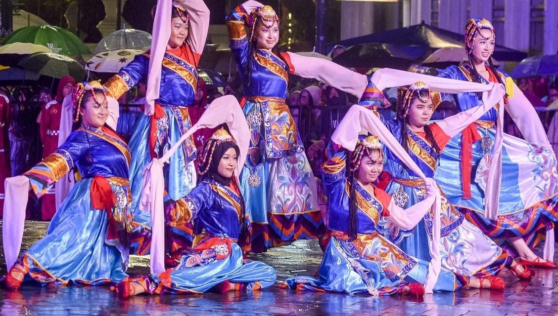 Pesona Malioboro Imlek Carnival yang Semarak dan Penuh Warna