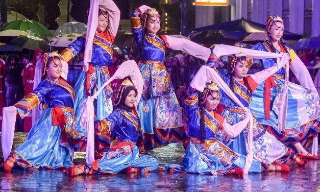 Pesona Malioboro Imlek Carnival yang Semarak dan Penuh Warna