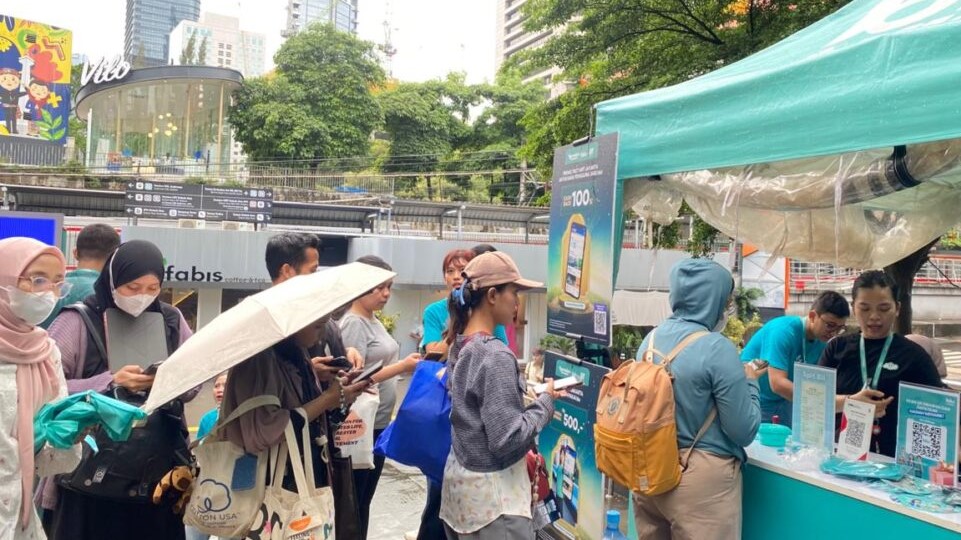 BCA Digital Gelar bluBuatBaik, Bagikan Takjil dan Edukasi Digital