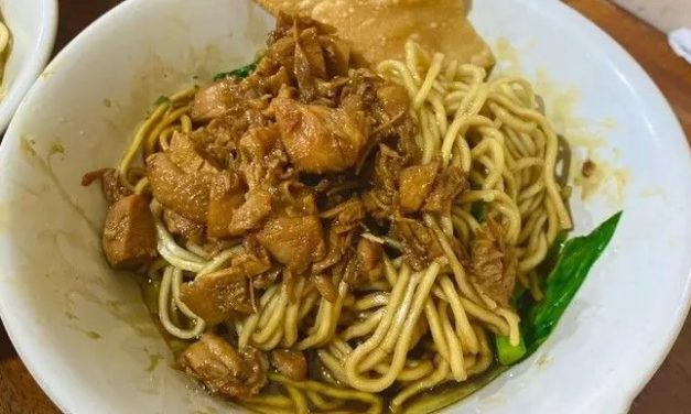 Rekomendasi Mie Ayam Dekat Stasiun Gambir yang Mantap