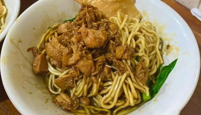 Rekomendasi Mie Ayam Dekat Stasiun Gambir yang Mantap