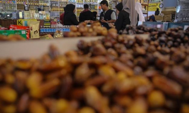 Cara Membedakan Kurma Oplosan dan Asli, Kenali 3 Tandanya