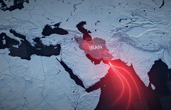 Dua Kapal Kena Tembakan di Selat Hormuz, Konflik Iran Memanas