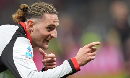 Adrien Rabiot Bertahan di AC Milan, Tolak Tawaran Arab Saudi