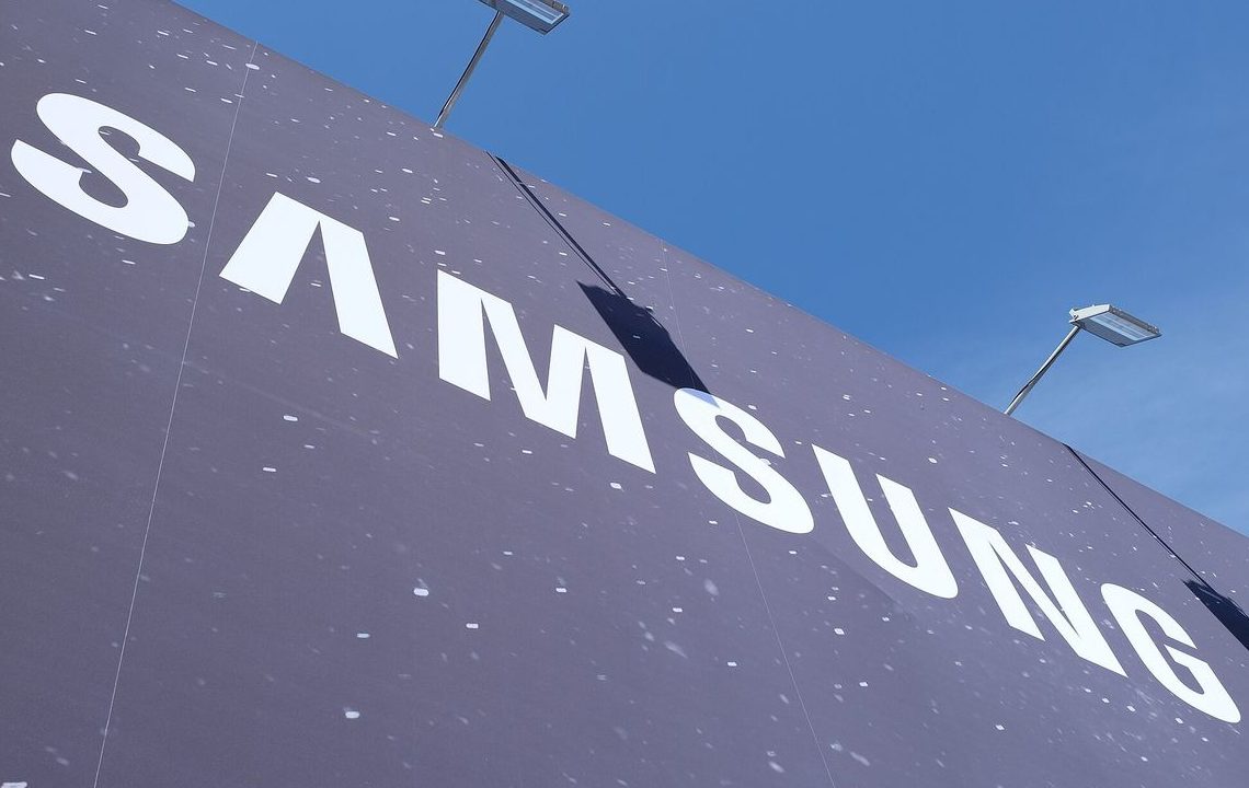 Render desain Samsung Galaxy A27 dengan tampilan premium