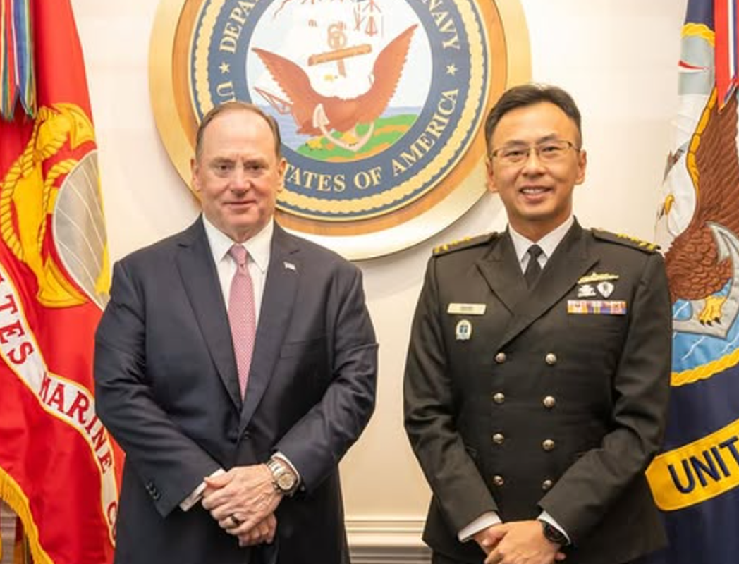 Pentagon Amerika Serikat pecat Menteri Angkatan Laut di tengah konflik Iran