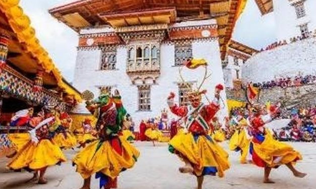 Bhutan Tawarkan Wisata Alam dan Festival Budaya yang Mendunia