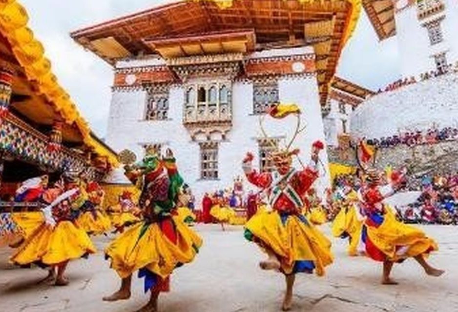 Bhutan Tawarkan Wisata Alam dan Festival Budaya yang Mendunia