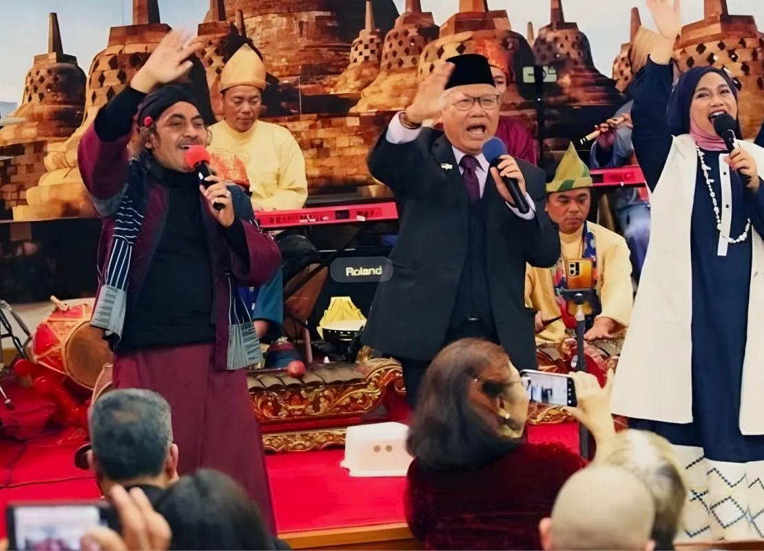 Ki Ageng Ganjur tampil membawakan musik tradisional di Uzbekistan