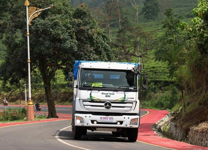 UD Trucks dan Mercedes-Benz Uji Jalan B50, Ini Hasil Terbarunya