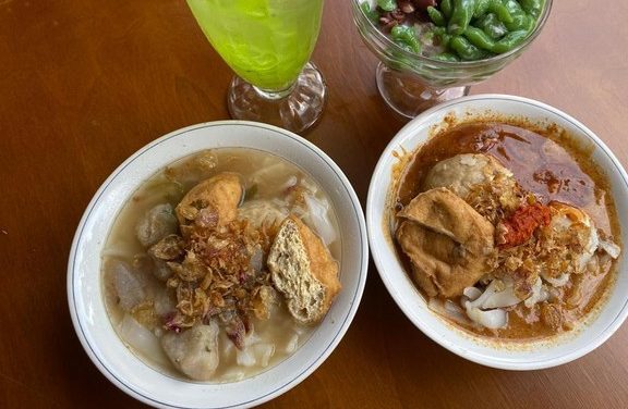 Susia Garden Jaksel: Kuliner Bakso Cirawang di Kebun yang Adem