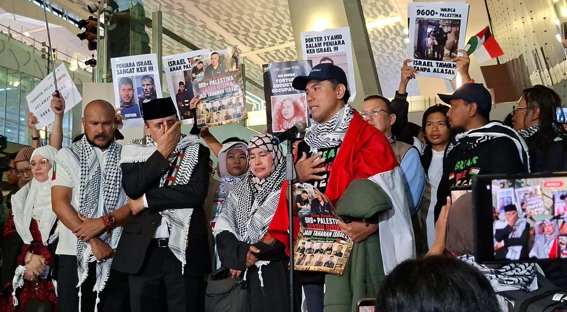 Tangis WNI Usai Ditahan Tentara Israel Saat Misi Bantuan Gaza
