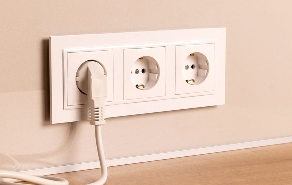 5 Elektronik Rumahan yang Tetap Sedot Listrik Meski Dimatikan