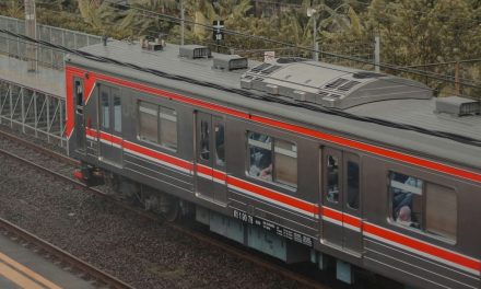 KAI Commuter Ungkap Penyebab Gangguan KRL Duri Tangerang
