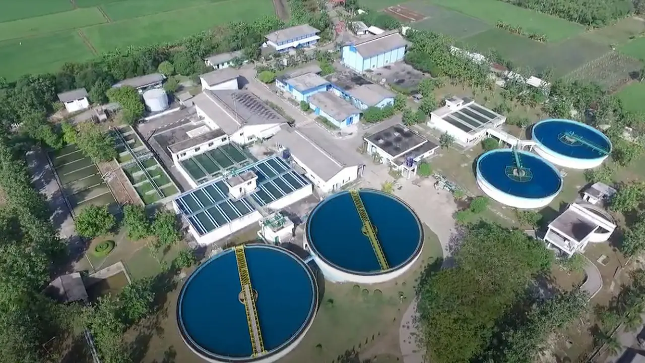 Pabrik milik Petrokimia Gresik