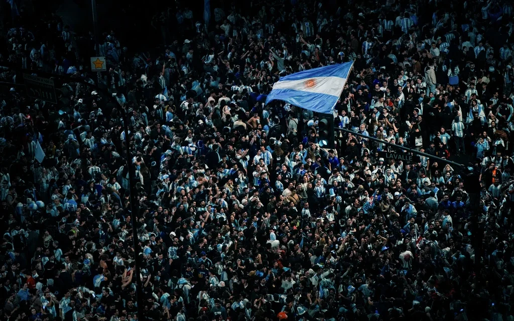 Obelisk Bergemuruh, Ribuan Suporter Argentina Rayakan Tiket Final Piala Dunia 2026