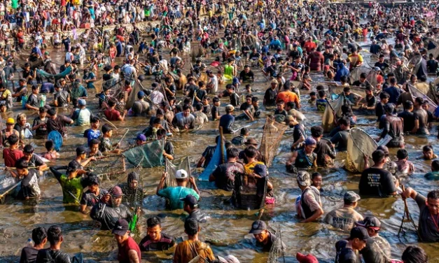 Festival Memet Ikan 2026 di Klaten Meriah, Ribuan Warga Berebut Dua Ton Ikan sebagai Wujud Syukur