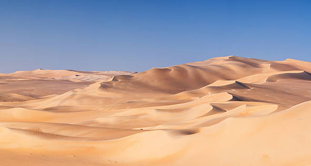 Hujan Deras Tiga Hari Guyur Madinah, Air Mengalir di Kawasan Gurun