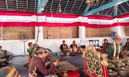 Gamelan Sekaten Keraton Solo Bangkitkan Haru dan Kenangan Masa Kecil