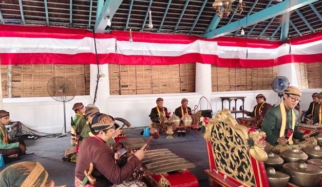 Gamelan Sekaten Keraton Solo Bangkitkan Haru dan Kenangan Masa Kecil