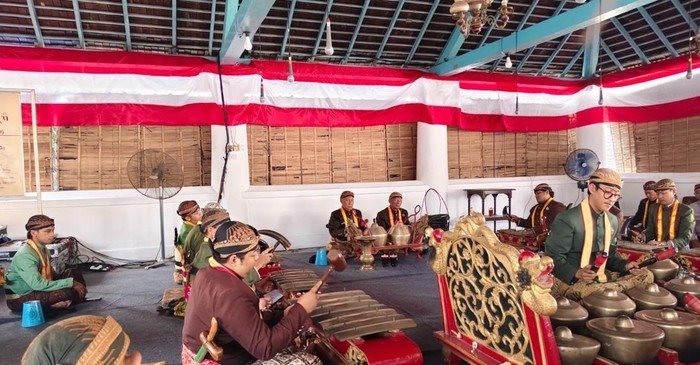 Gamelan Sekaten Keraton Solo Bangkitkan Haru dan Kenangan Masa Kecil
